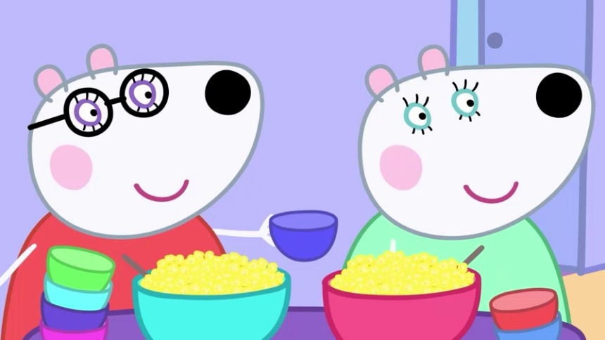 佩奇和伙伴们看电影，吃双口味爆米花超满足